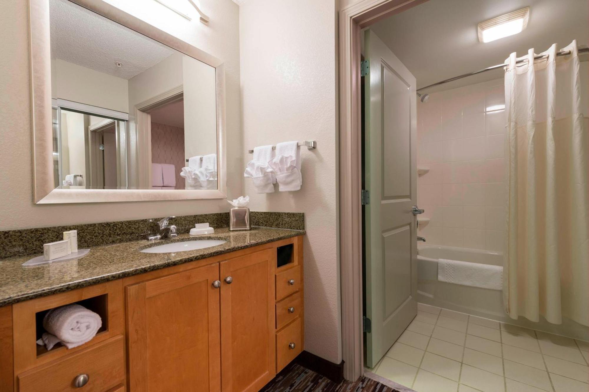 Residence Inn Вустер Екстер'єр фото
